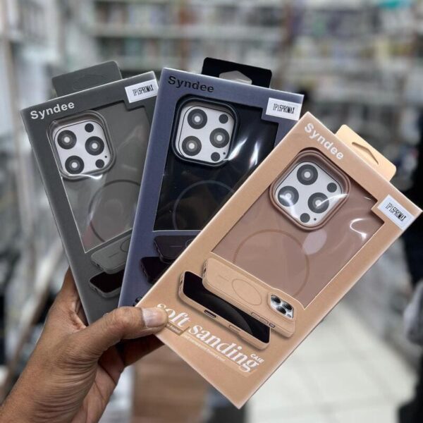 SlimFit Polycarbonte Materials magsafe case available  for iphone