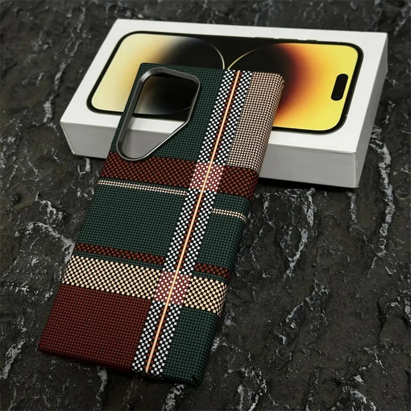 Magnetic Carbon Phone Case for Samsung S23 and S24 Ultra 6